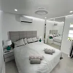 Lucy, Malibu Park Apartmán