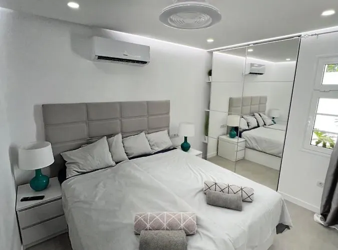 Lucy, Malibu Park Lägenhet