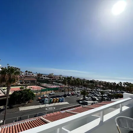 Lucy, Malibu Park Lejlighed